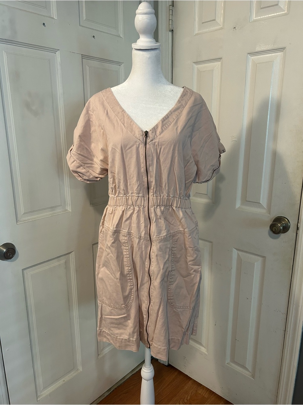 Universal Thrrads Light Blush Zip-Front Cargo Casual Women’s Dress